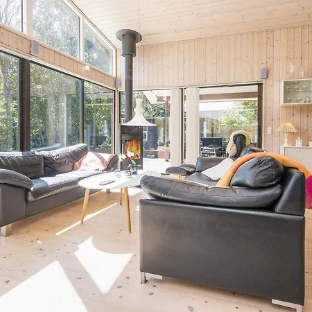 8 Person In * Glesborg